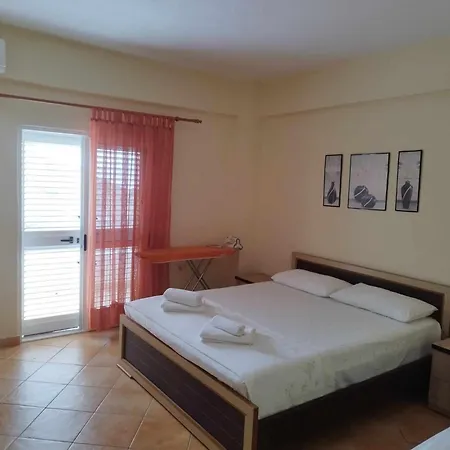 Gjergji Nyaraló Saranda